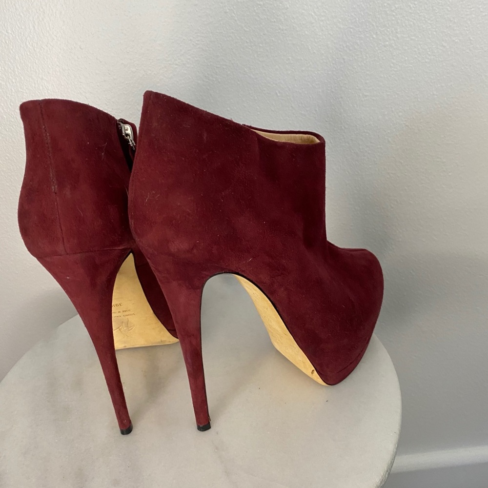 Giuseppe zanotti burgundy ankle booties